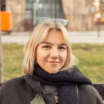 Menunggu Senja dengan Lagu Ringan